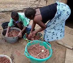 Traditionally preparing shea butter