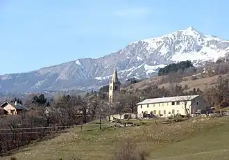 The church and surrounding area, in Prunières