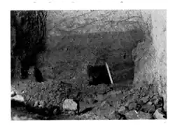 Photograph of the treasure recess in 'tomb 8'