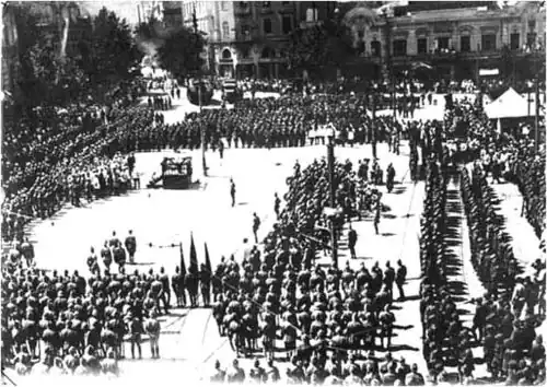 Image 20Red Army in Tbilisi (from History of Georgia (country))