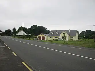 Roadside bungalow - geograph.org.uk - 873653.jpg