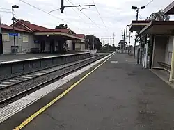 Southbound view from Royal Park platform 2 facing towards platform 1