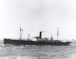 SS Medina in New York on her maiden voyage, passed in front of the Statue of Liberty in 1914.