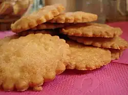 Sablé with Parmesan cheese and green pepper