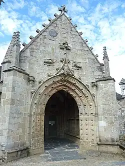 The south porch of the Église Saint-Herbot