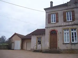 The town hall in Saint-Vincent-des-Prés