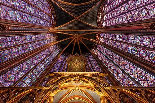 Vaults of the apse (Note the fleur-de-lis symbol, inherited from the Capet line of Louis IX's father, Louis VIII Capet, of France)