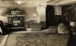 Ornate ceiling and columns, 1922