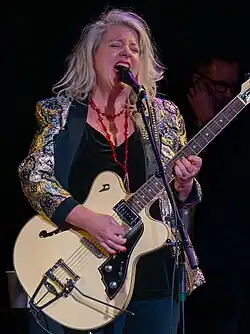 Millan performing with Stars in 2025