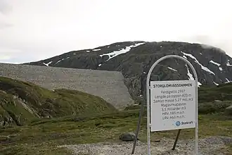Storglomvassdammen is one of the two big dams that create Storglomvatnet; the other one being Holmvassdammen.