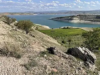 Euphrates River, Ağın