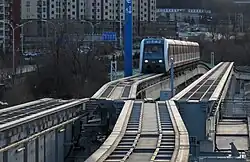 Track transfer for trains turning around behind Shichang station (January 2018)