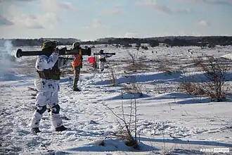 Ukrainian soldiers training with M141 in January 2022
