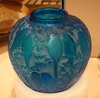 Parrot vase by Lalique (1922), Cincinnati Art Museum, US