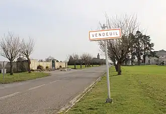 The road into Vendeuil