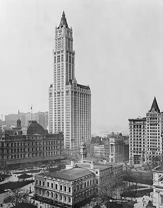 Image 6The Woolworth Building, built in 1913 (from History of New York City (1898–1945))